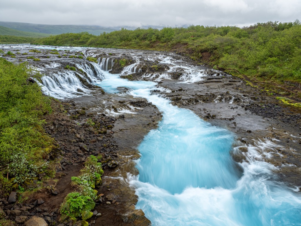 Brúarfoss under a dreary sky